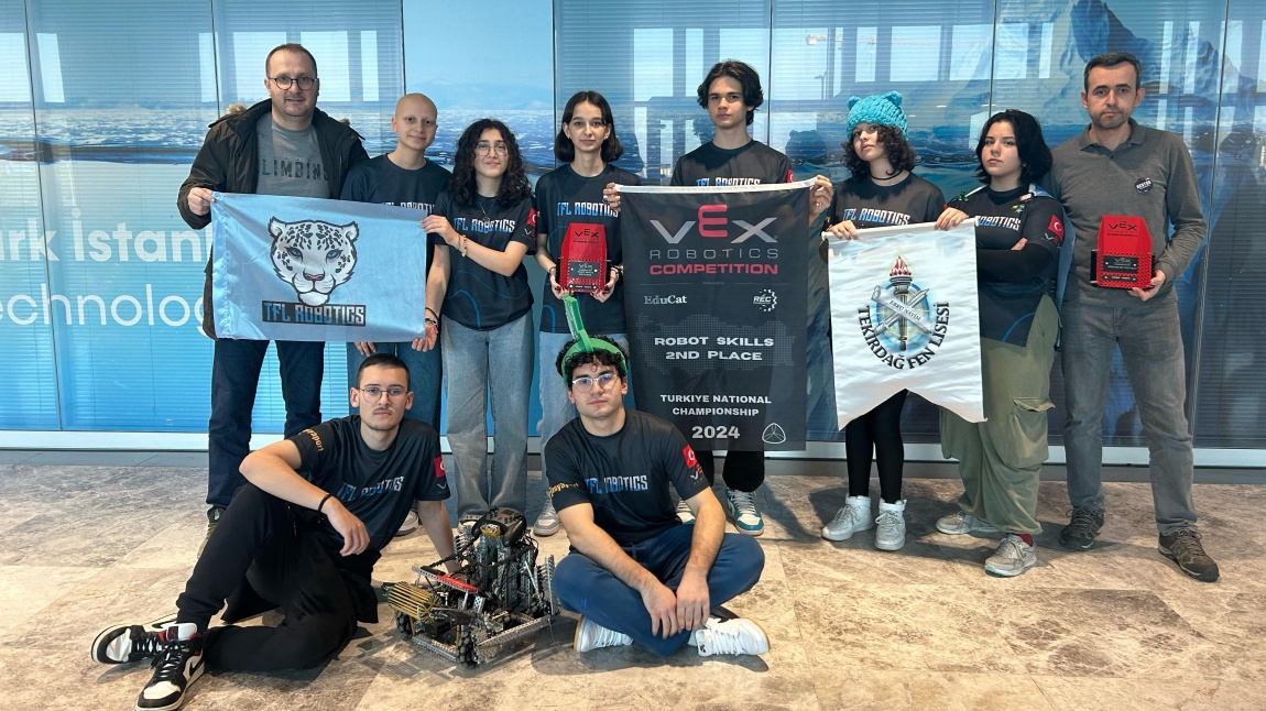 Vex Robotics Türkiye Finallerinden Ödülle Dönüyoruz.